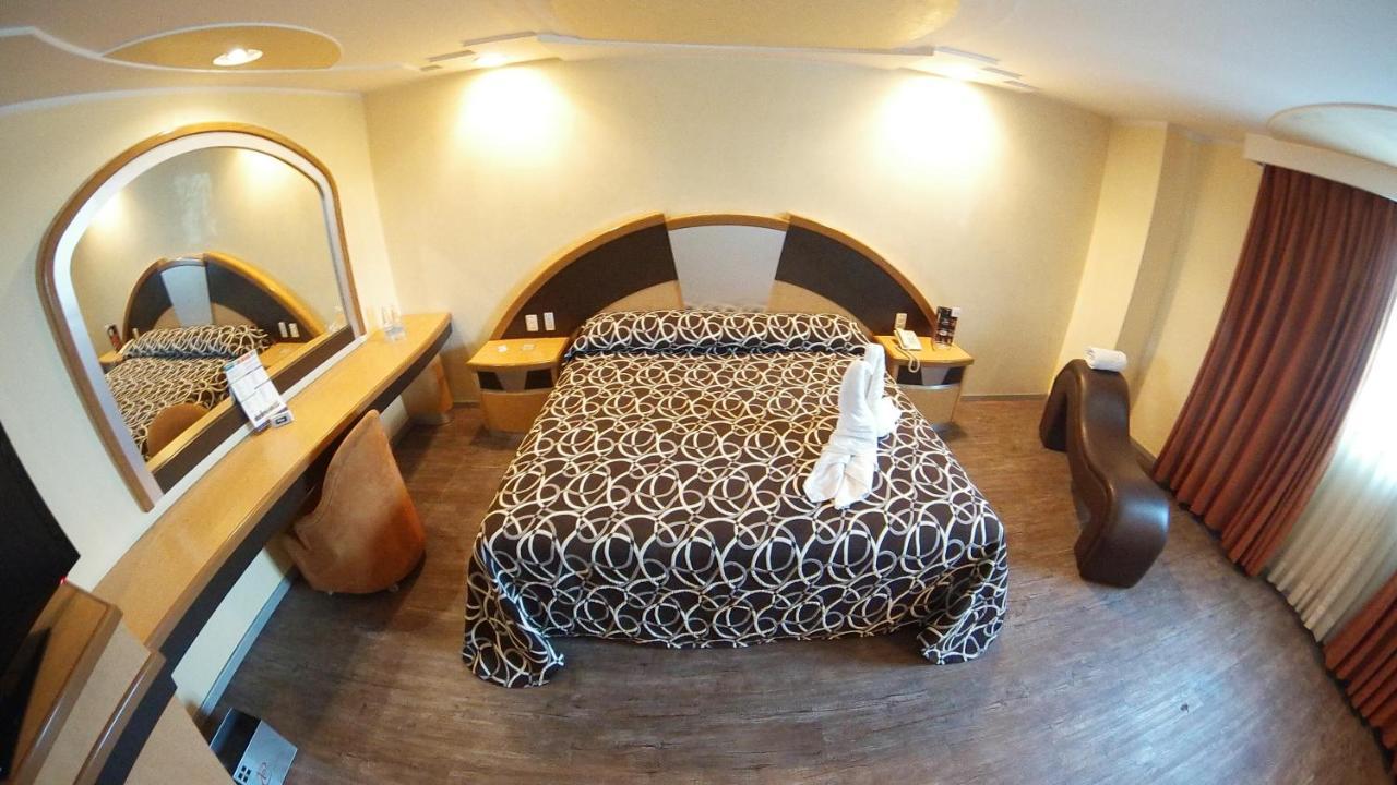 Plaza Camarones - Solo Adultos Hotel Città del Messico